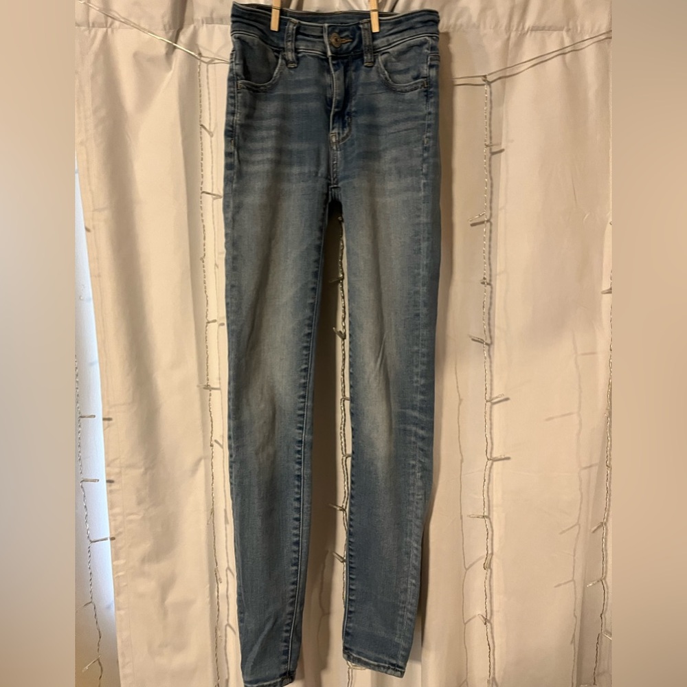 Light wash skinny jeans